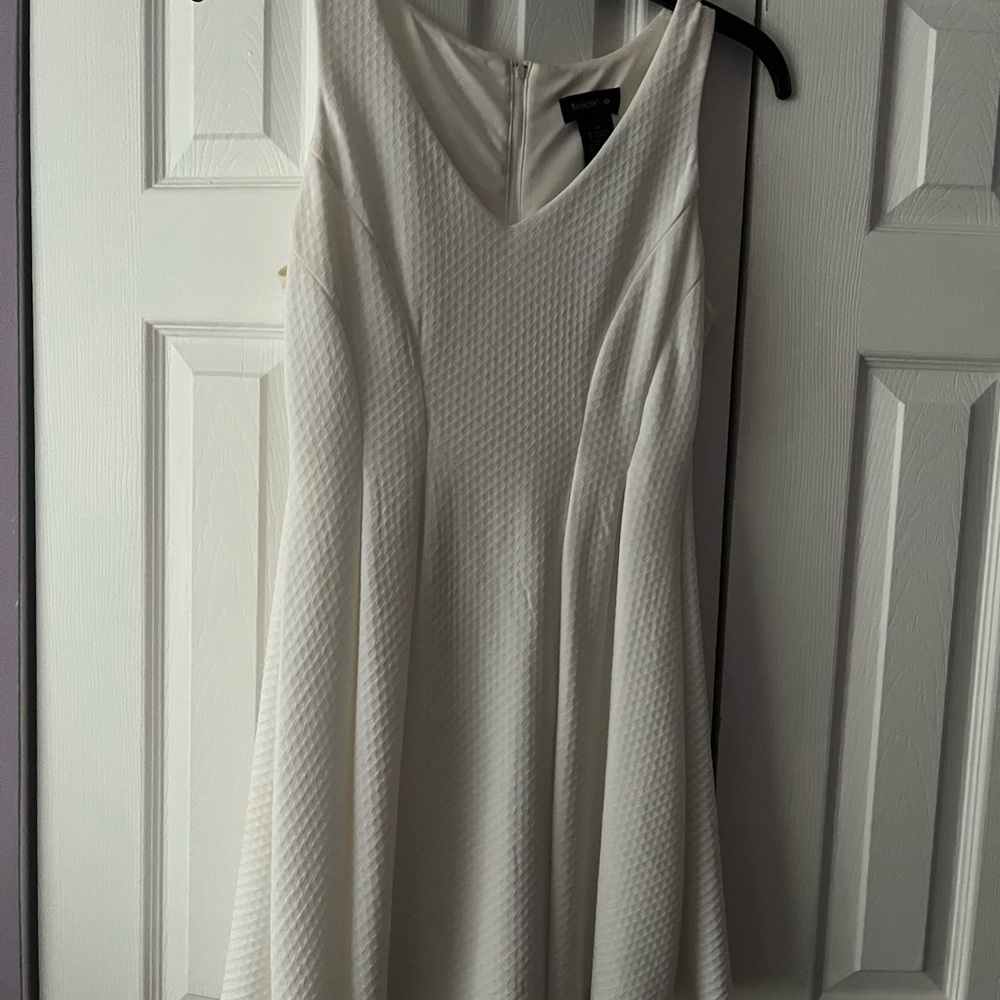 Elegant white sleeveless dress